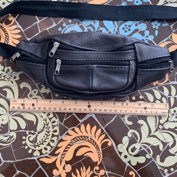LEATHER Multi-Pocket Fanny Pack - Picture 7 of 7